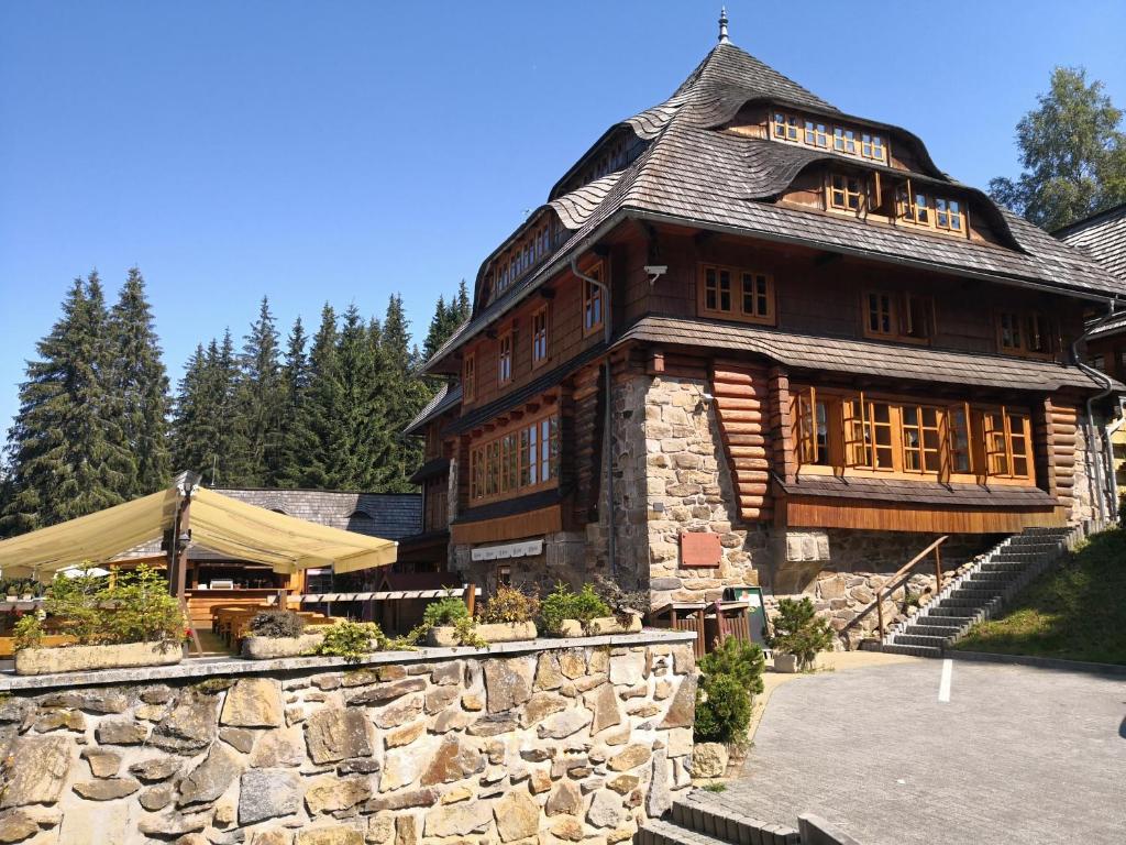 Budova, kde se hotel nachází