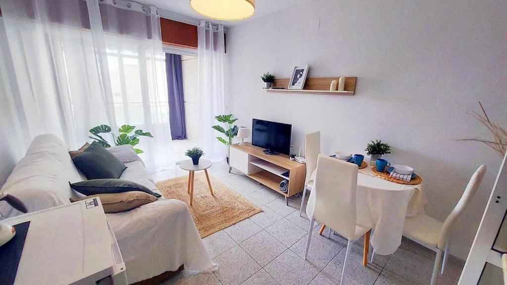 Nice studio with pool and air conditioning