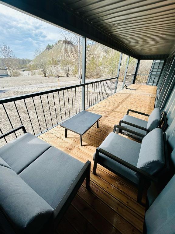 Balkón nebo terasa v ubytování Rummu Holiday Home