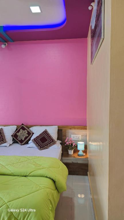 Abhi Homestay Hampi - 
