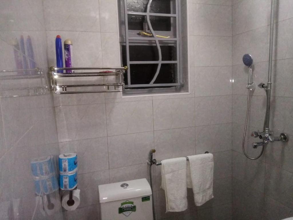Ένα μπάνιο στο Jawamu Homes