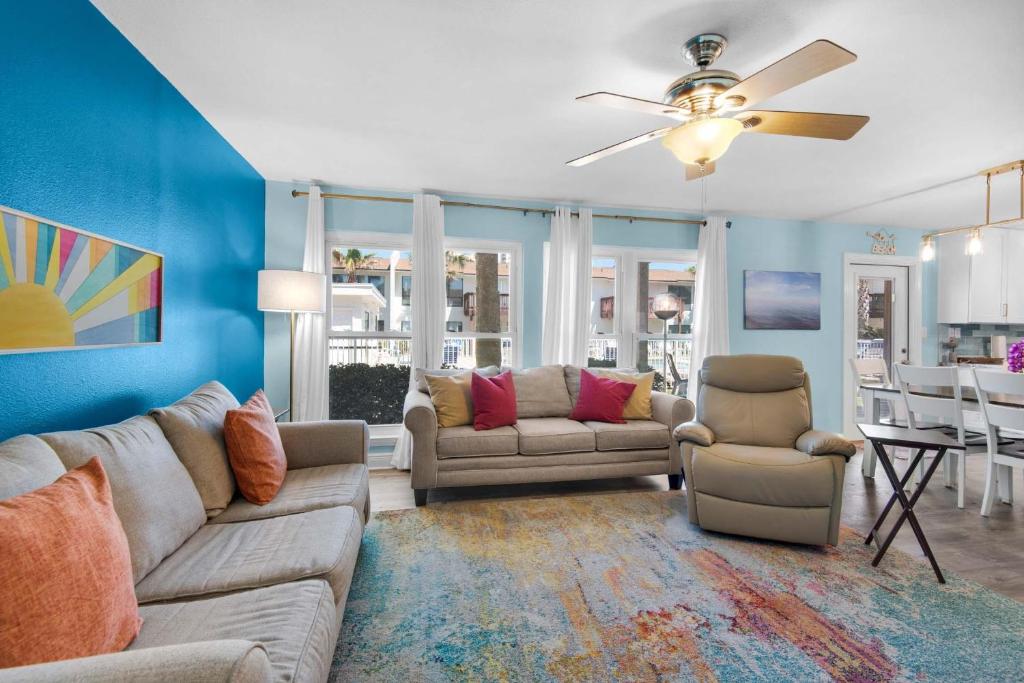 Et opholdsområde på Beachview 102 - Flaming Sunrise