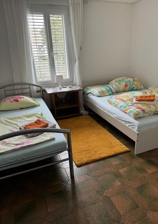 Fotografie z fotogalerie ubytování Ihr Wohlfühlzimmer A mit Parkplatz privat WC und Dusche! v destinaci Derendingen