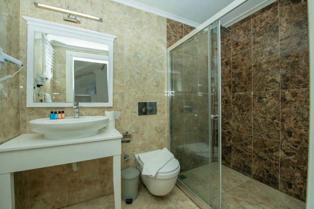 Koupelna v ubytování Cennet Life Hotel