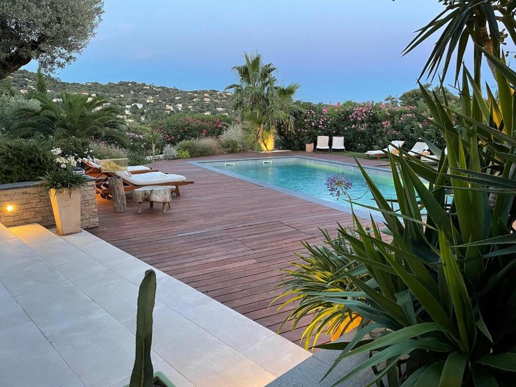 Πισίνα στο ή κοντά στο Appartement dans maison contemporaine