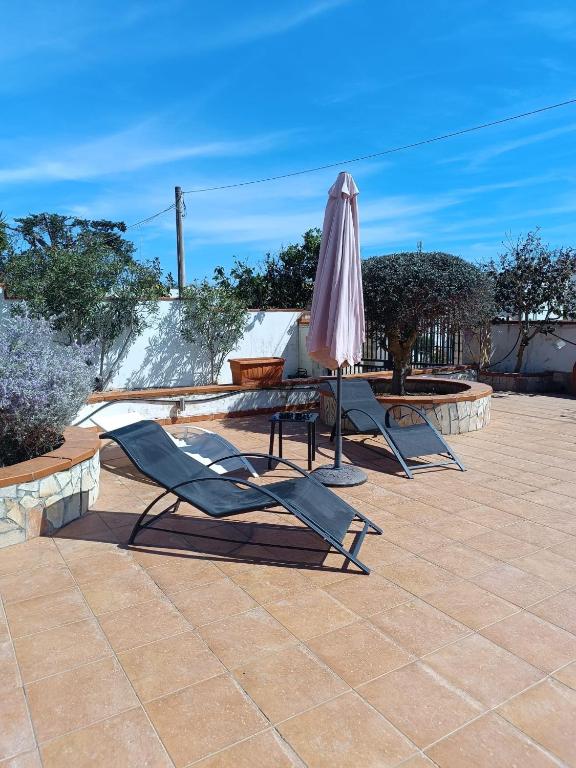Fotografia z galérie ubytovania La casa di Clelia Torre colimena porto cesareo salento esclusiva 2 piani con 6 camere doppie 3 bagni posti auto terrazza giardino 5 minuti dal mare v destinácii San Pietro in Bevagna