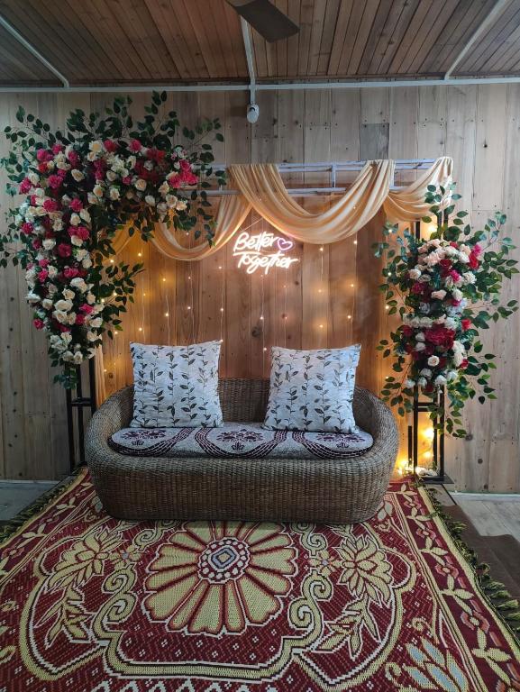 Postel nebo postele na pokoji v ubytování Sai Saraswati Homestay