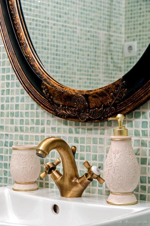 Emperor's Suites - 8