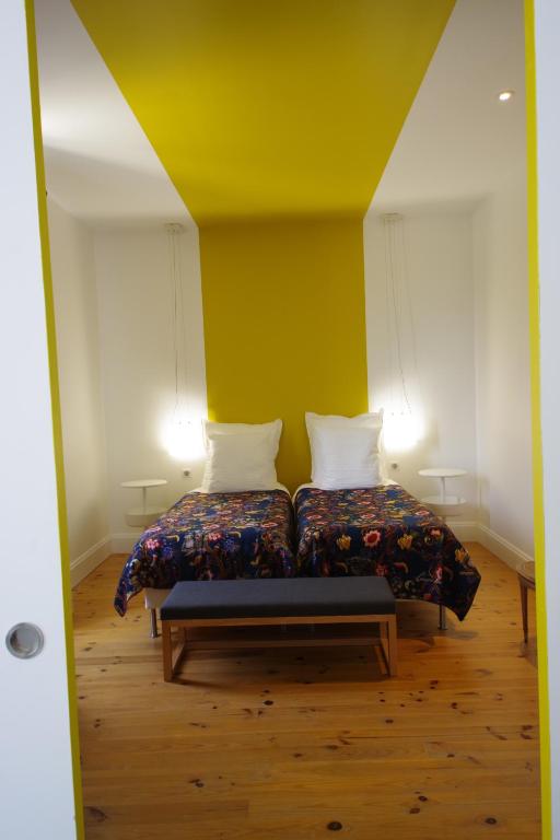 Postel nebo postele na pokoji v ubytování Château Bernon Maison d Hotes - Piscine et SPA