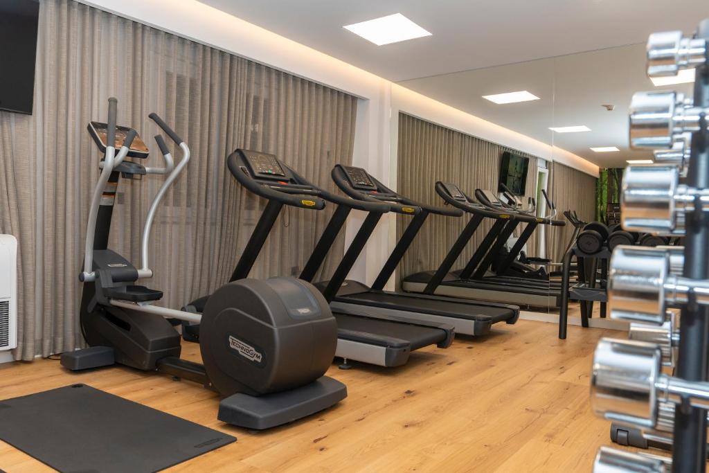 Fitness centrum a/nebo fitness zařízení v ubytování Hotel Mozart