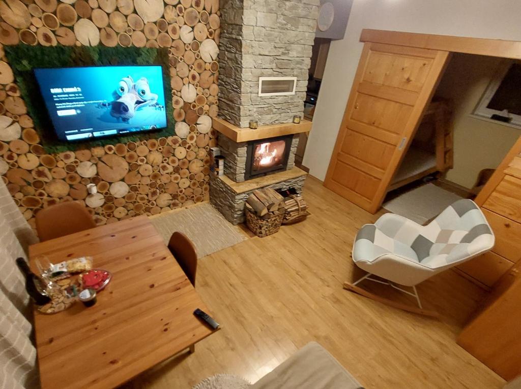 TV a/nebo společenská místnost v ubytování Chata Jakub - Červená Veža