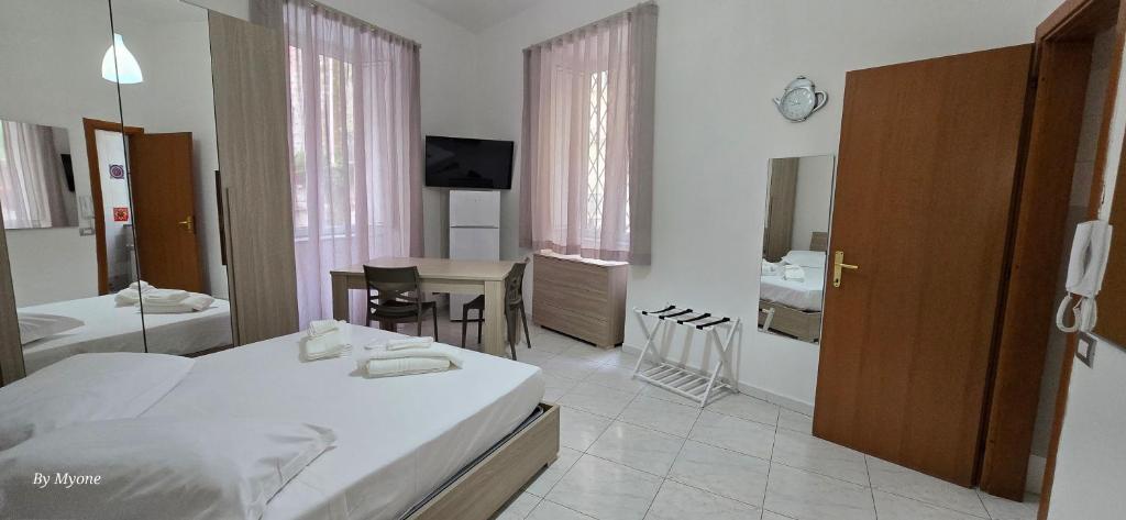 Appartamenti La Dimora di Parthenope Centro Storico - Resim 32