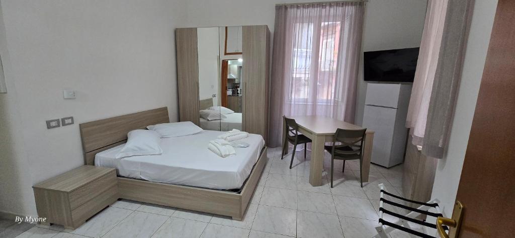 Appartamenti La Dimora di Parthenope Centro Storico - Resim 35