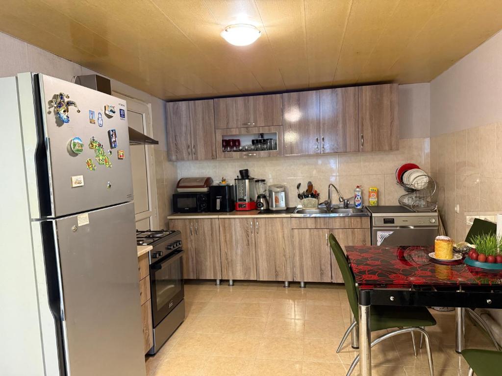 Kuchyň nebo kuchyňský kout v ubytování Valiko house in Telavi