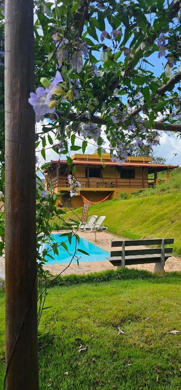 Zahrada ubytování Sitio Rancho dos Sapos - Ao pé das montanhas de Minas Gerais a uma hora de BH Asfalto