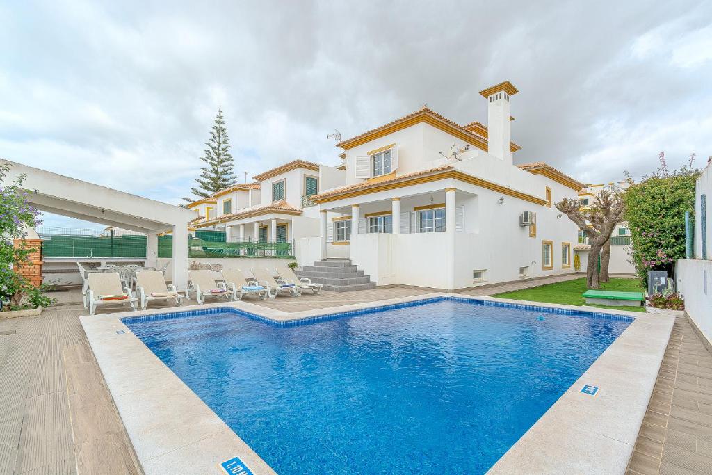 Villa Monica - By Algarkasa