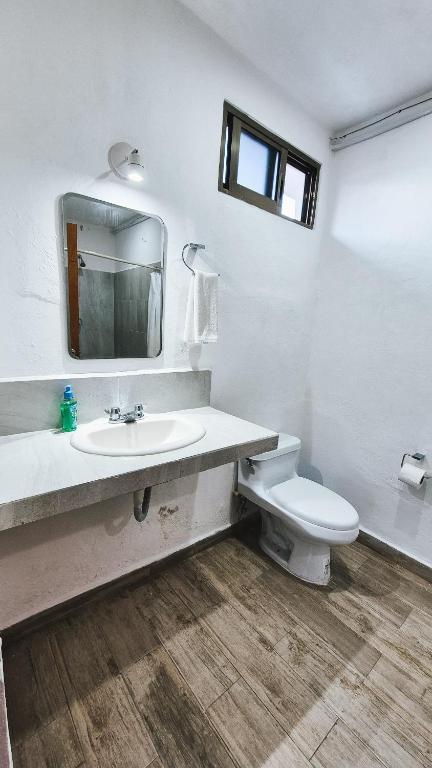 Koupelna v ubytování Hotel Monserrat