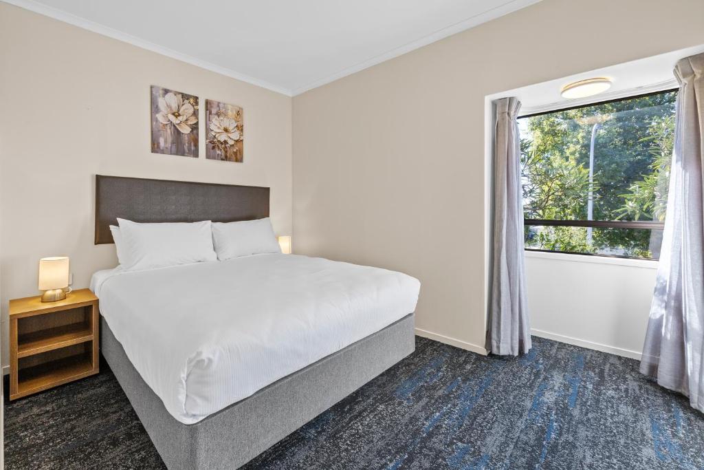 
Deluxe One-Bedroom Apartment
