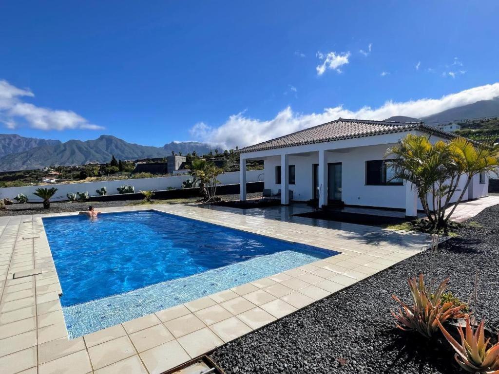 Бассейн в Atlantic Sunset - private pool, adults only или поблизости