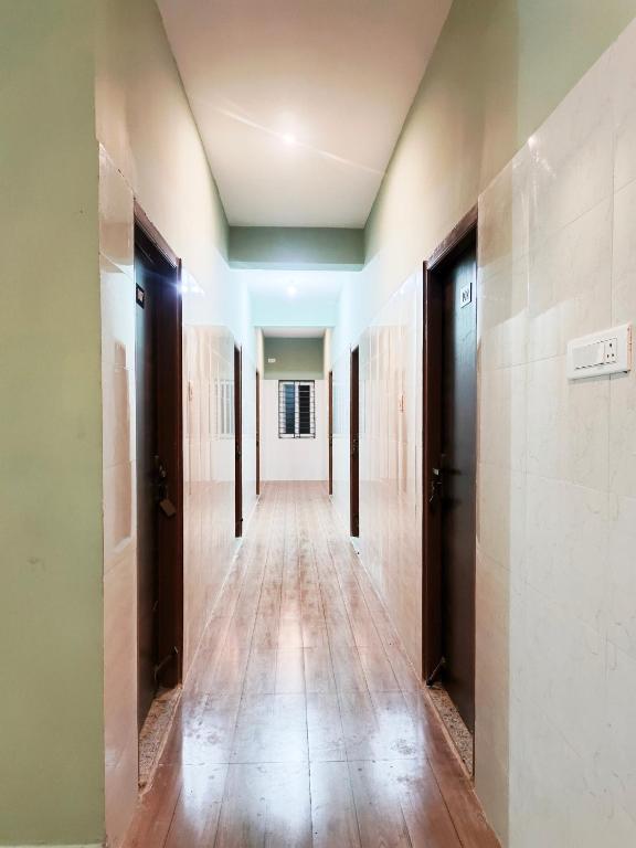 Fotografie z fotogalerie ubytování Hotel Jyothi Kumar Royal New v destinaci Srikalahasti