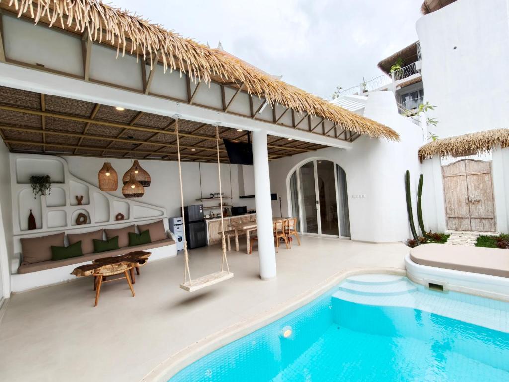 Πισίνα στο ή κοντά στο Khaiyyara-Mediterranean Style 3 Bedroom Pool Villa