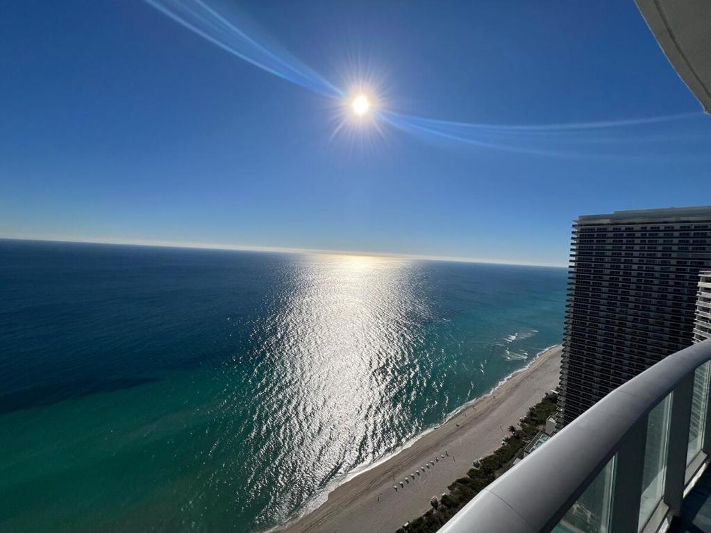 39th Floor Oceanfront Penthouse Hollywood Beach Resort Pool Stunning ...