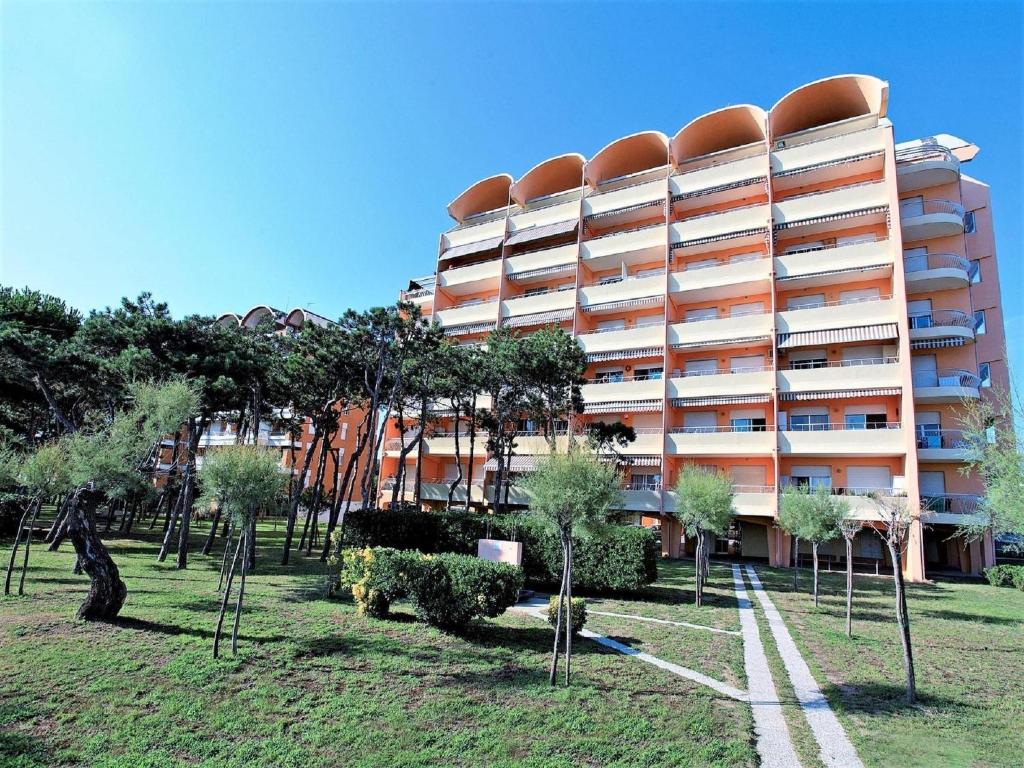 A garden outside Nice apartment in Porto Santa Margherita with terrace