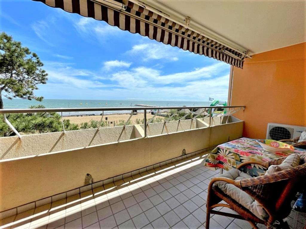A balcony or terrace at Nice apartment in Porto Santa Margherita with terrace