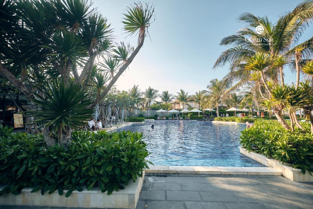 Bazén v ubytování Ocean Sun Pool Villas Resort Cam Ranh nebo v jeho okolí