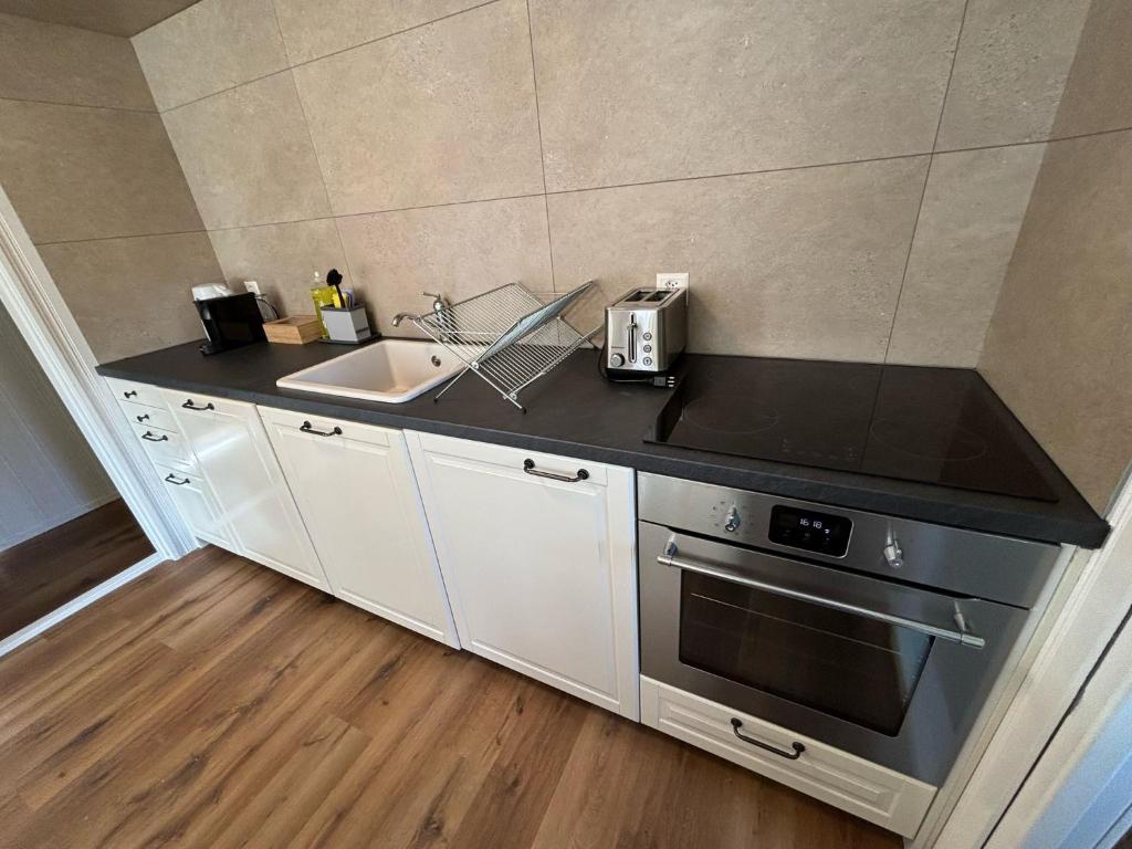 Cozy 2-Bedroom Bungalow - Resim 10