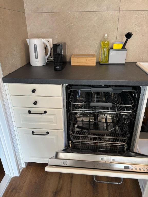 Cozy 2-Bedroom Bungalow - Resim 14