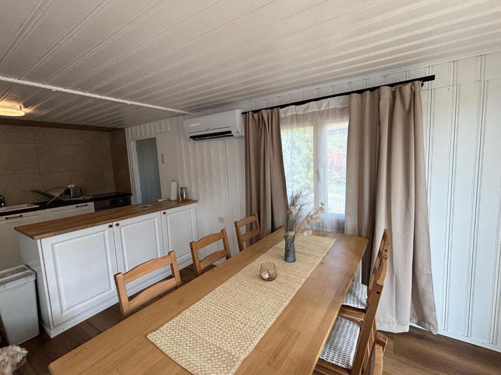 Cozy 2-Bedroom Bungalow - Resim 43