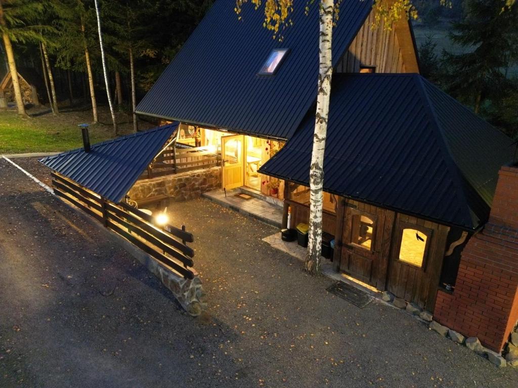 Budova, v ktorej sa farma nachádza
