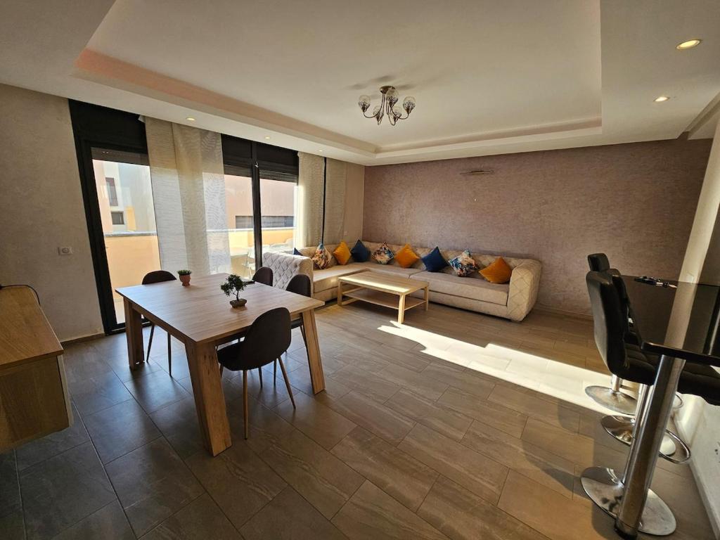 Khu vực ghế ngồi tại Elegant accommodation Taghazout Bay Tawenza Square