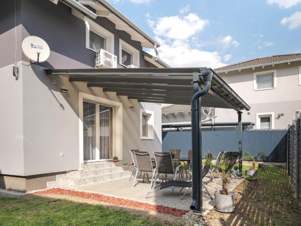 Budynek, w którym mieści się apartament