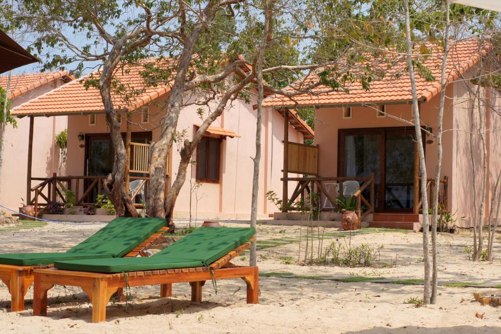 Gold Sand Beach Bungalow - 7