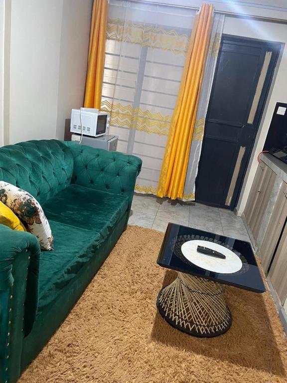 Posezení v ubytování Jessy Stays Nairobi Fedha Estate