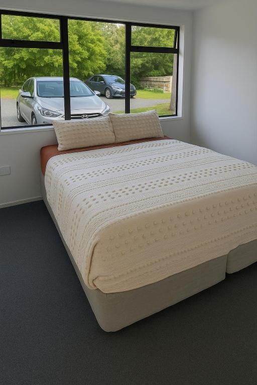 30 on Colville - Resim 3