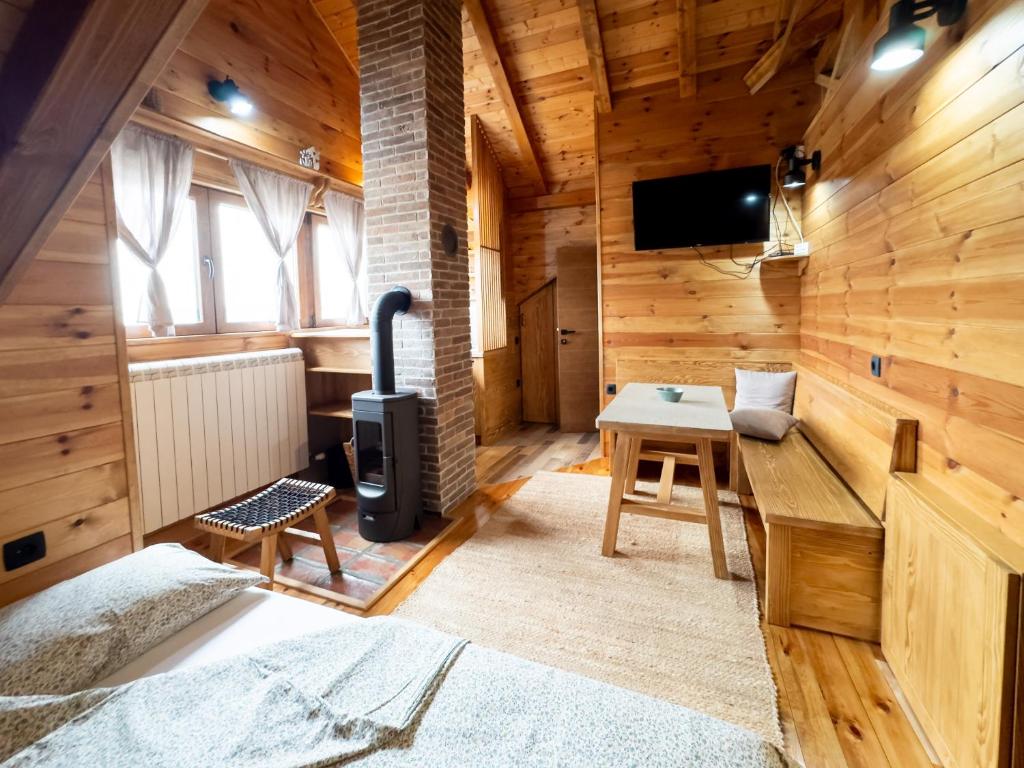TV a/nebo společenská místnost v ubytování Apartmani 1490