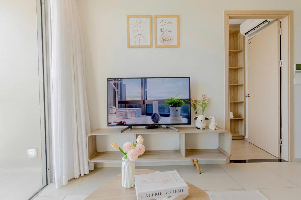 TV/trung tâm giải trí tại The Song Premium Apartment
