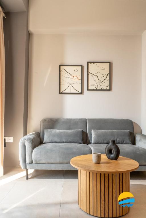 Pame Rentals - 2BD Modern Home Steps from Pasalimani