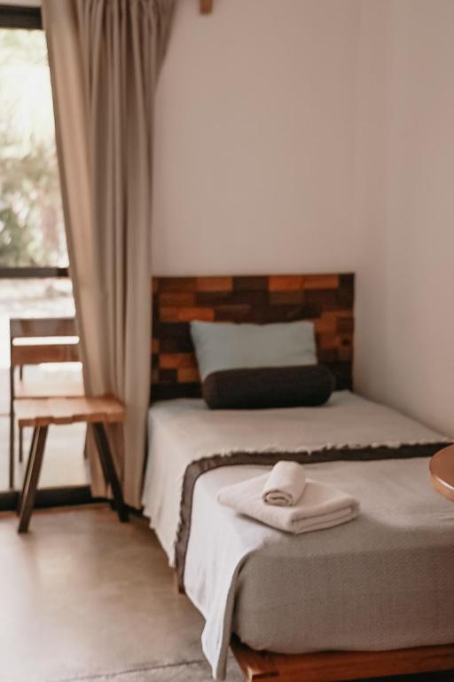 Surf And Yoga Retreat Nicaragua - Bed In Een Vrouwenslaapzaal Met 4 Bedden