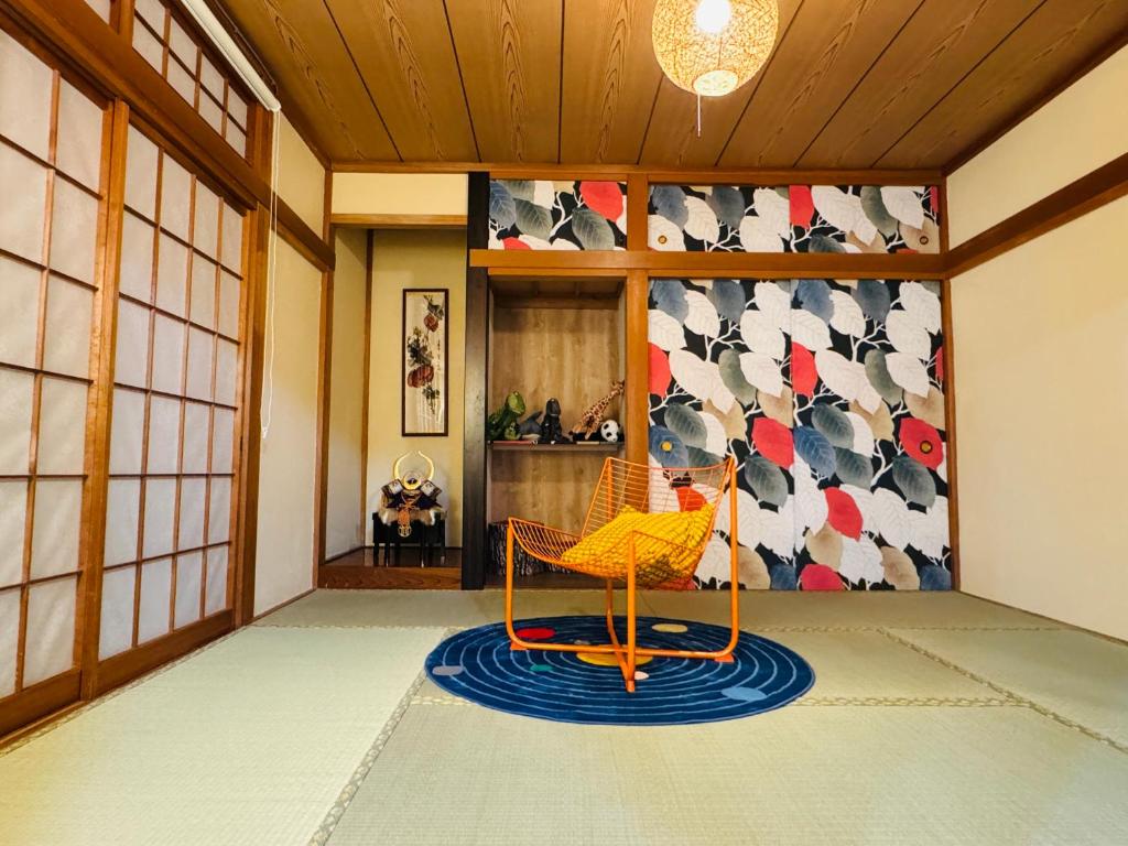 東京にあるLucky you! TATEISHIの椅子