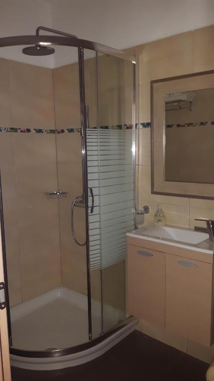 Koupelna v ubytování Minoa Hotel