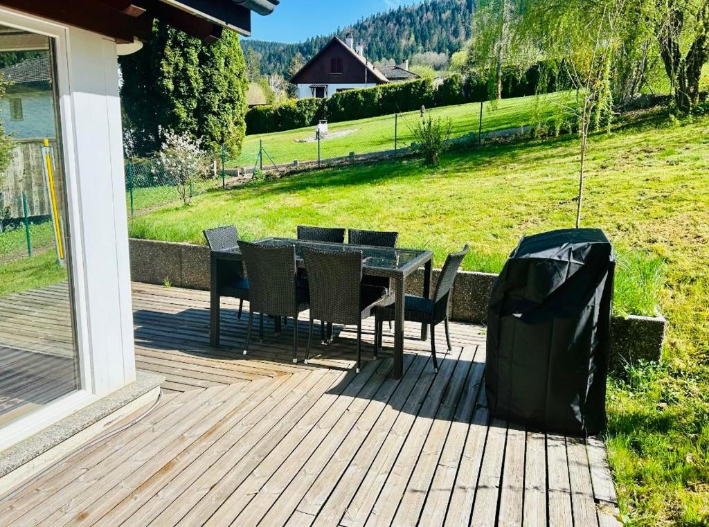 Zahrada ubytování Appartement duplex spacieux