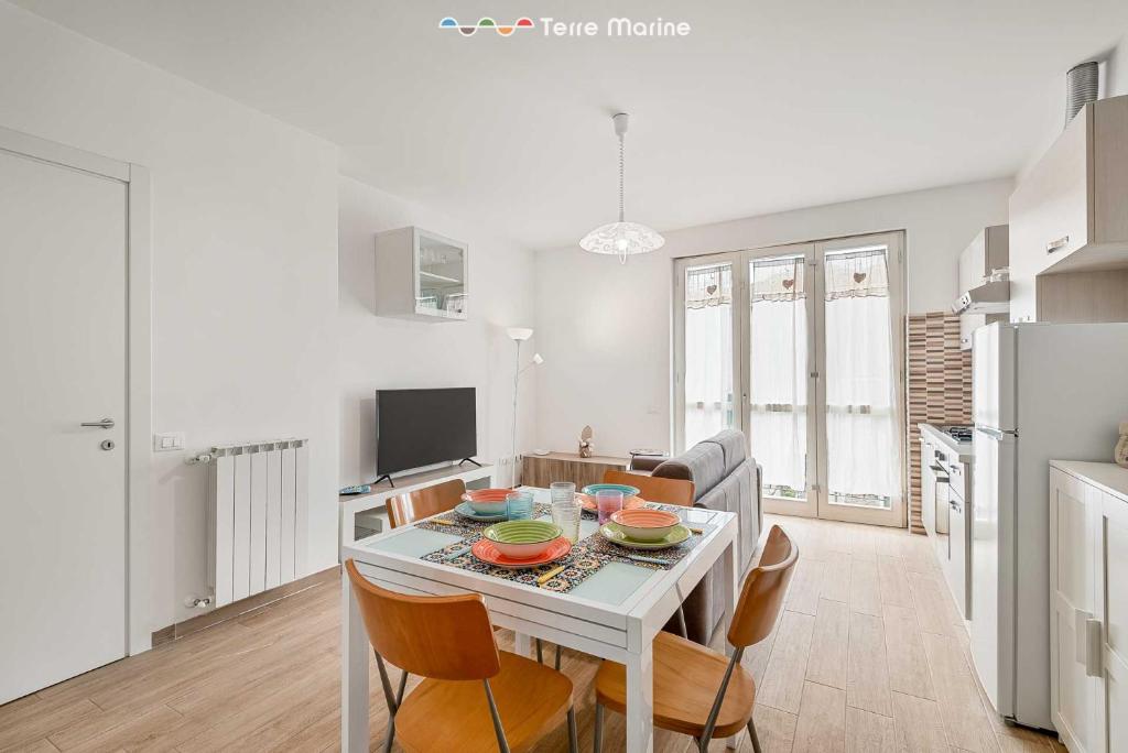 Kuchyň nebo kuchyňský kout v ubytování Cherry, Terre Marine