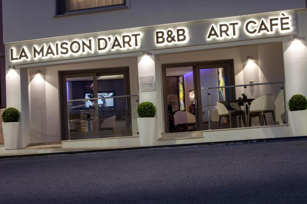 Foto da galeria de La Maison D'Art em Santa Teresa Gallura