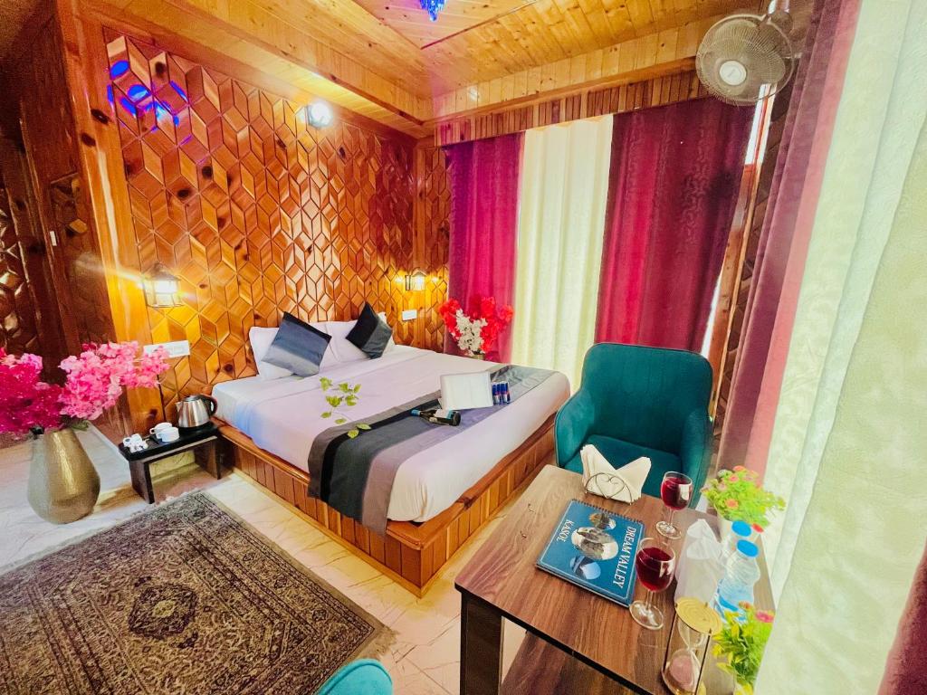 Postel nebo postele na pokoji v ubytování Hotel Brownie River View