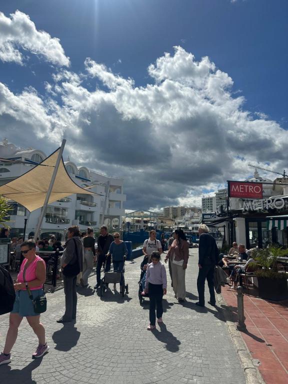 Khách lưu trú tại Lujoso Atico Dúplex En Puerto Marina