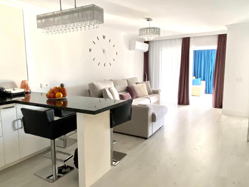Χώρος καθιστικού στο Panoramic view apartment with big terrace